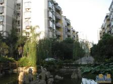 精装跃层楼梯房,装修翻新了的。