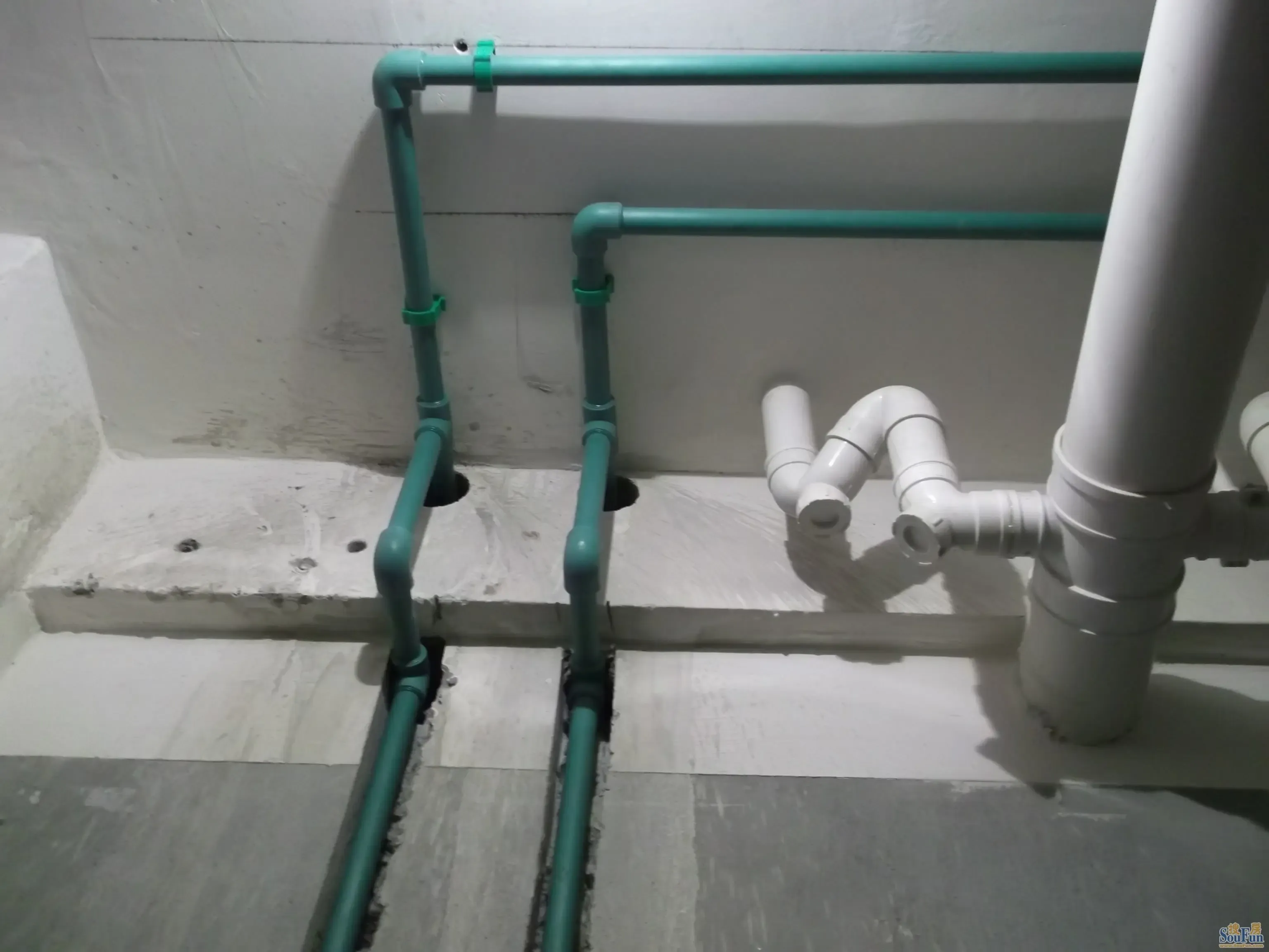         客户家里安装的水管