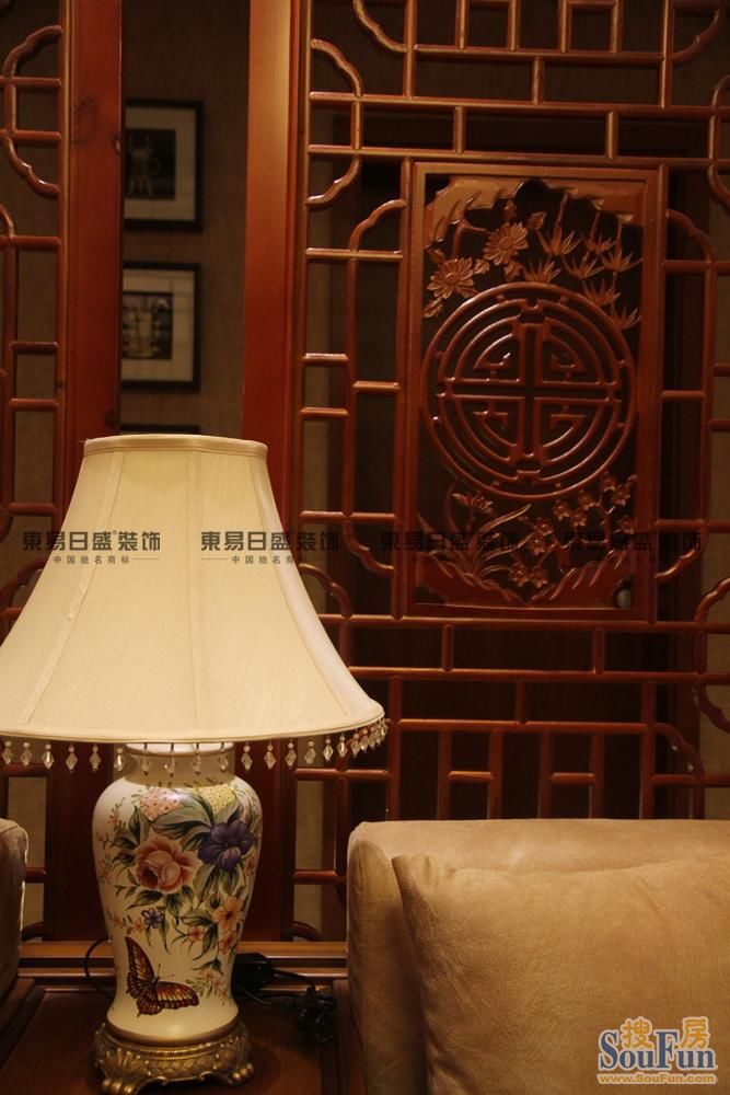 藏珑湖上国际社区-中式古典-四居室