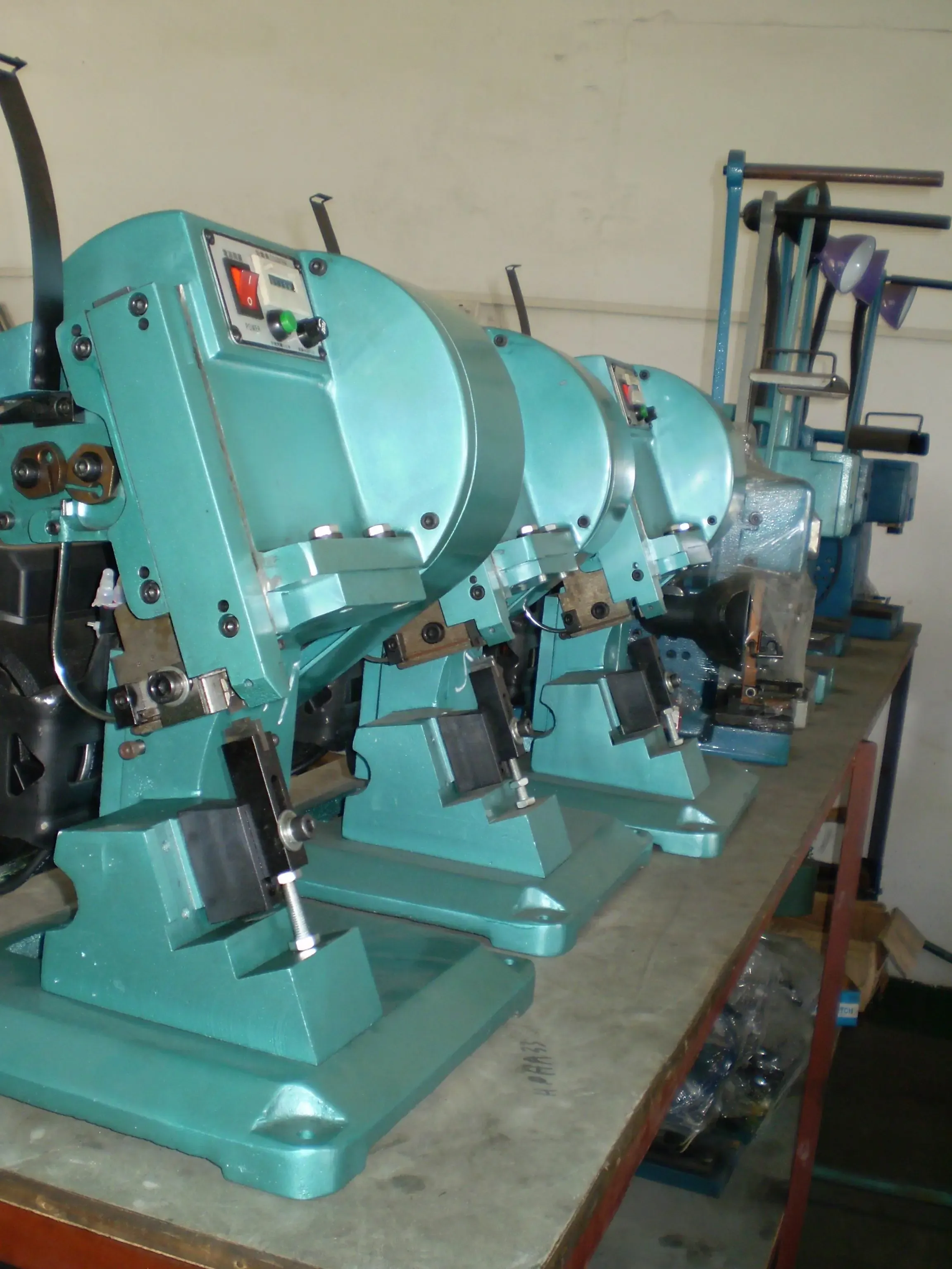 深圳高温发热体之连接静音铜带机