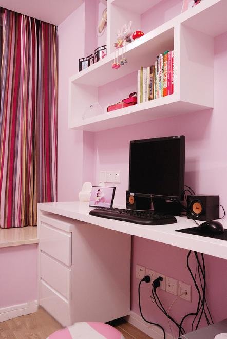 78平暖粉色打造浪漫居室